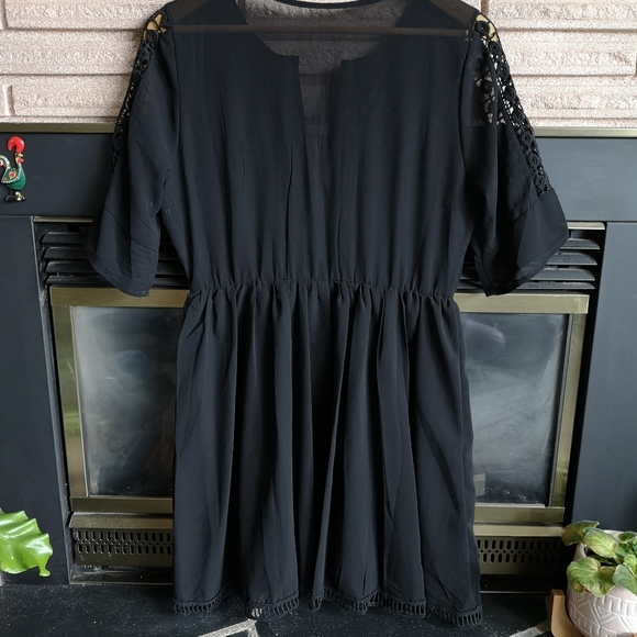 Beautiful Black Tunic - Picture 2 of 4